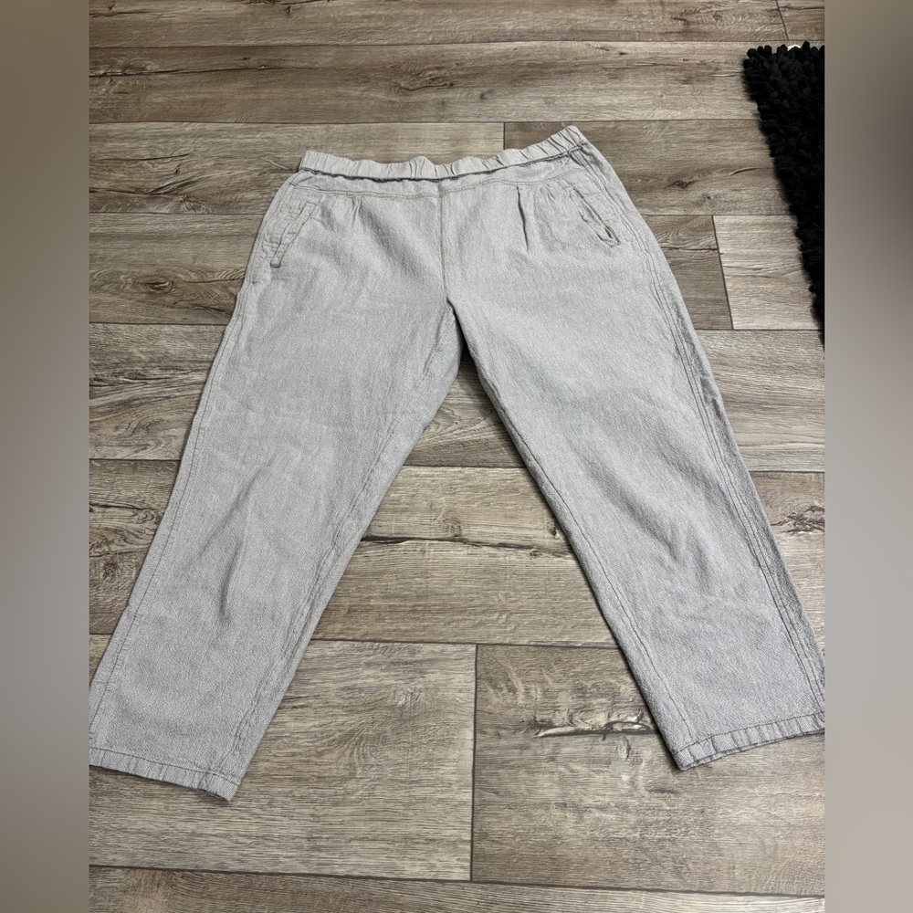 Hei Hei Gray Casual Capri Cigarette Pants
